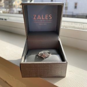 Zales ring with box and receipt size 6